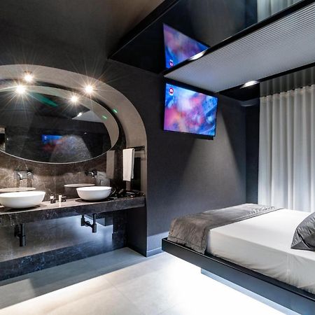 4 Suites " Unconventional Living Rooms " Catania Exterior photo