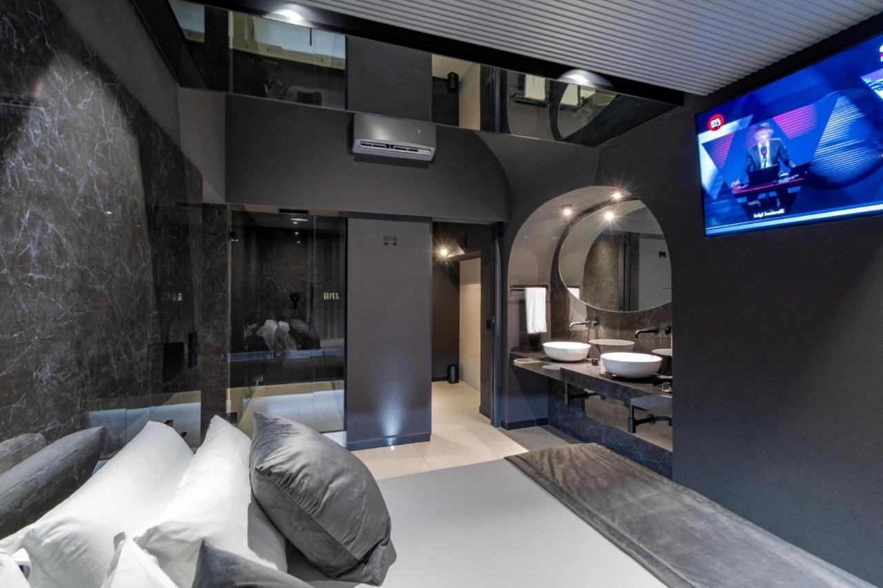 4 Suites " Unconventional Living Rooms " Catania Exterior photo