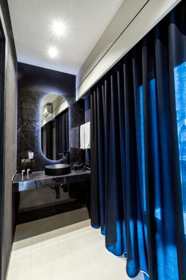 4 Suites " Unconventional Living Rooms " Catania Room photo