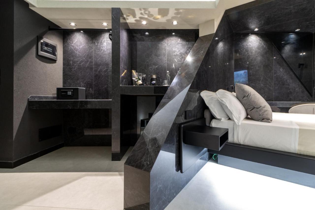 4 Suites " Unconventional Living Rooms " Catania Exterior photo