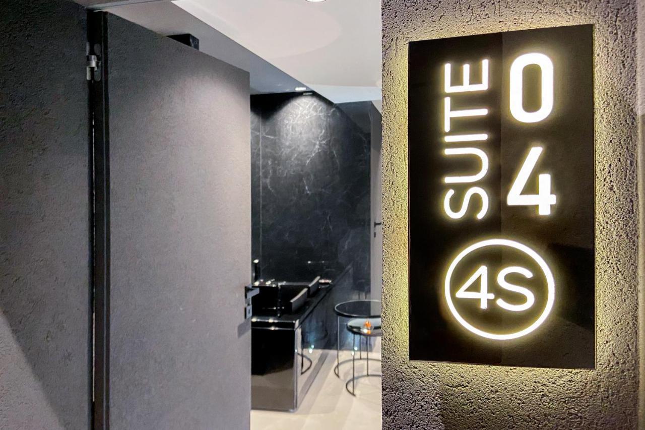 4 Suites " Unconventional Living Rooms " Catania Exterior photo
