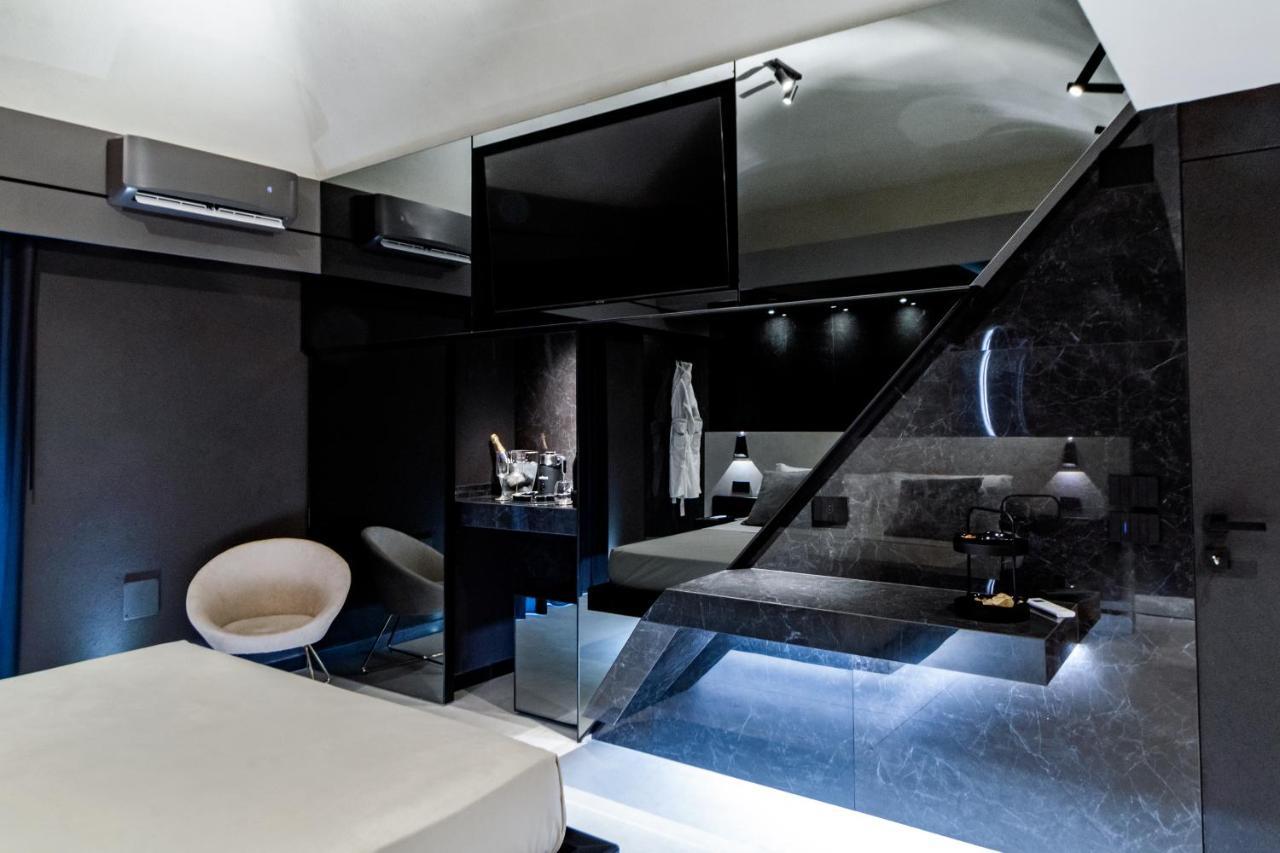 4 Suites " Unconventional Living Rooms " Catania Exterior photo
