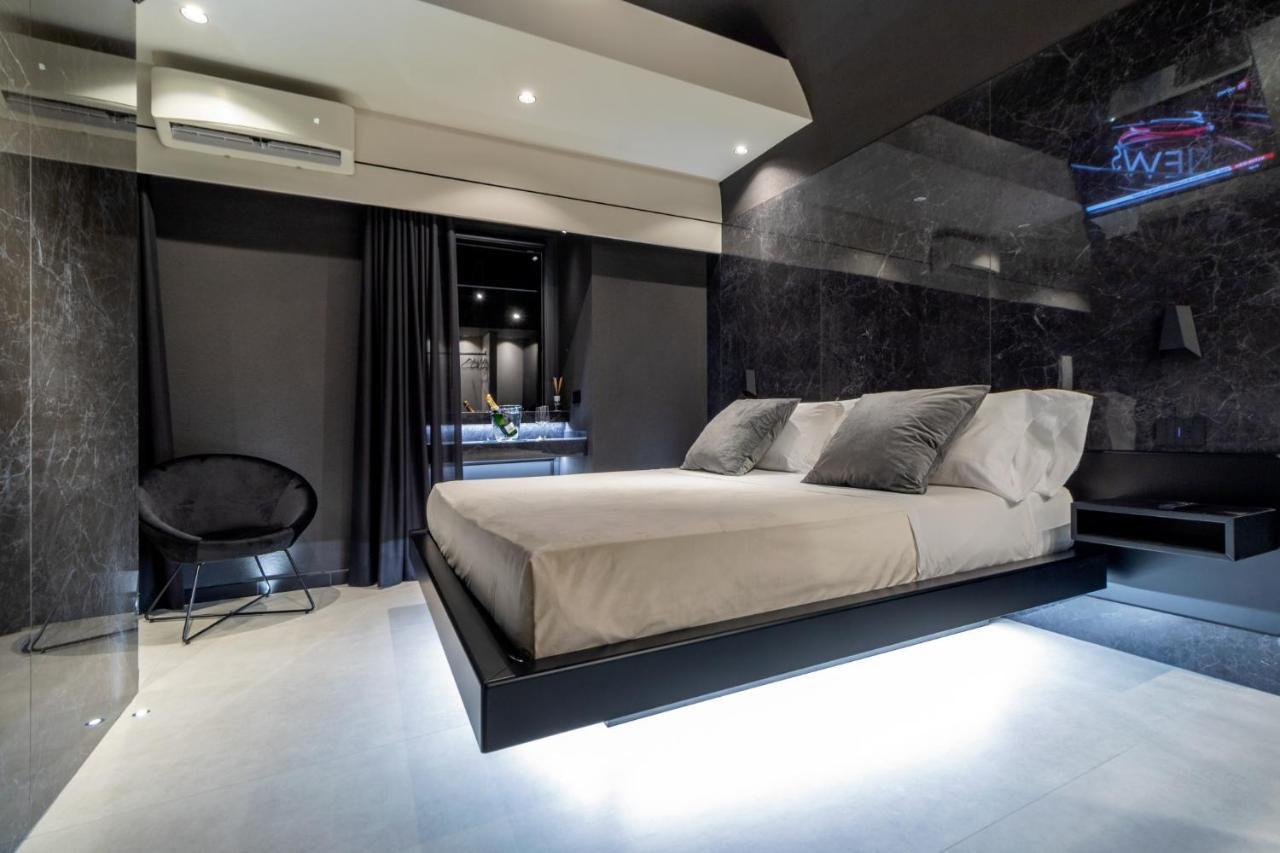 4 Suites " Unconventional Living Rooms " Catania Exterior photo