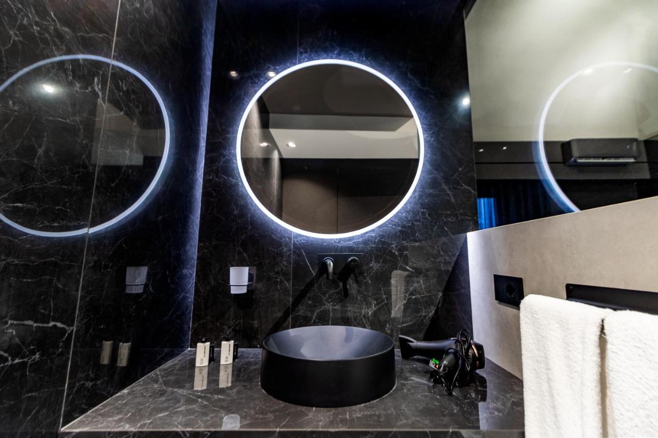 4 Suites " Unconventional Living Rooms " Catania Exterior photo