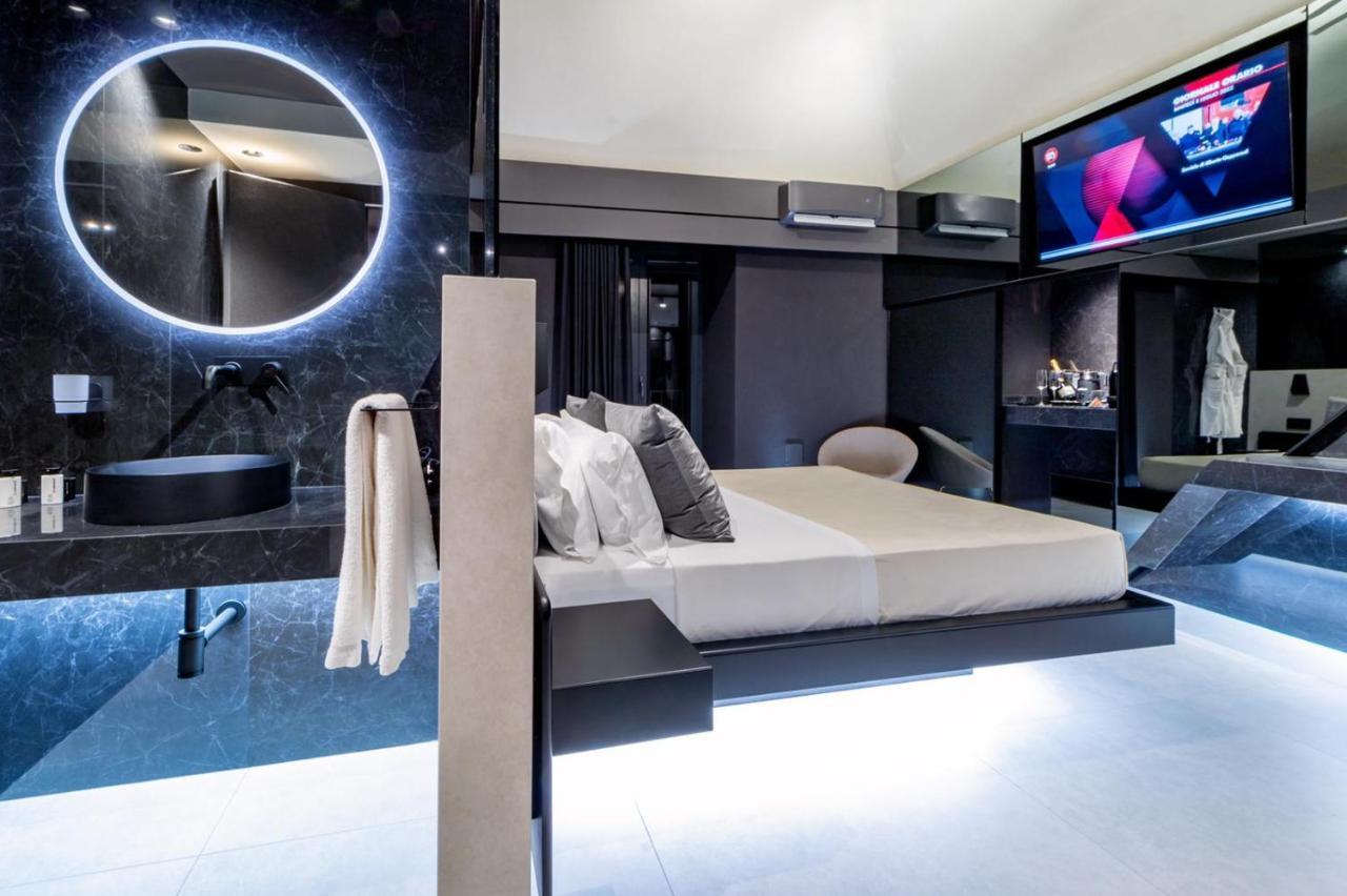 4 Suites " Unconventional Living Rooms " Catania Exterior photo