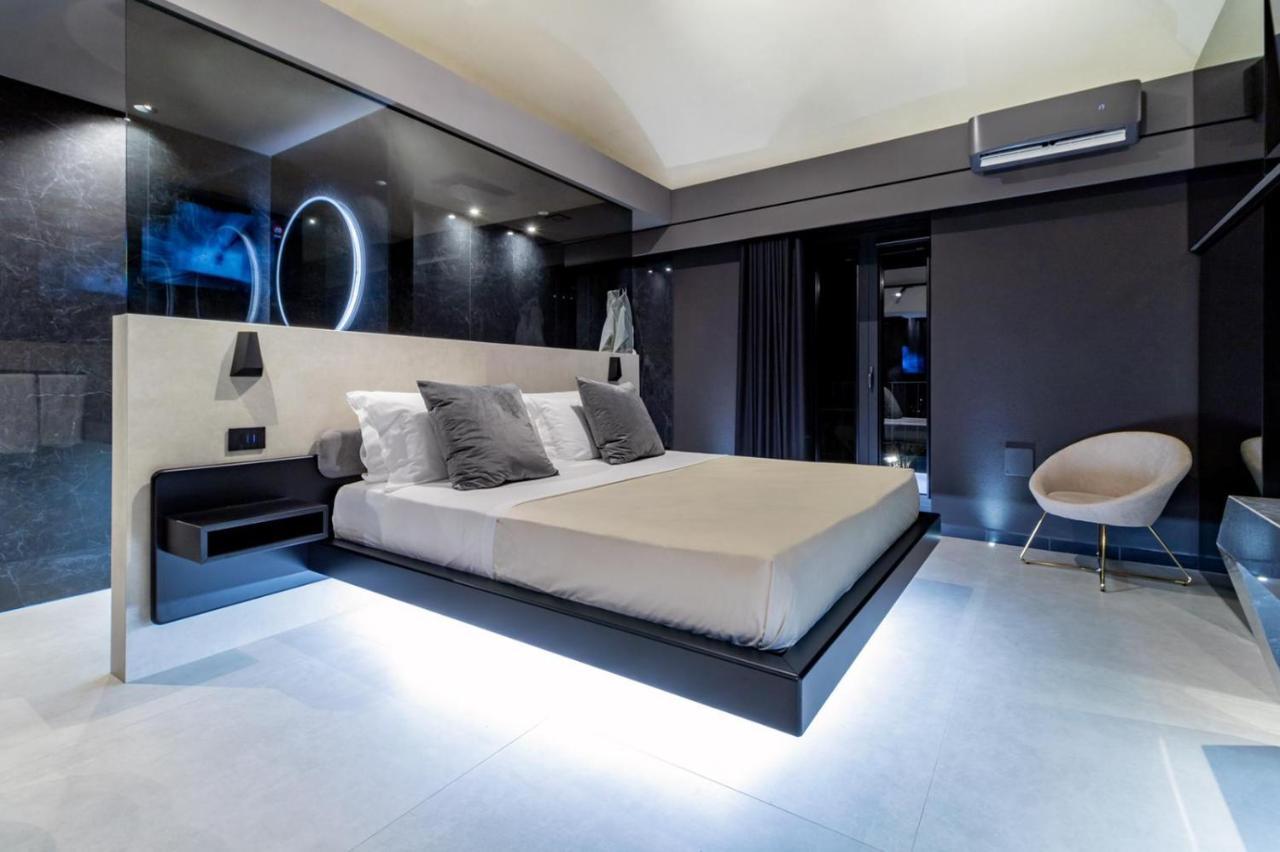 4 Suites " Unconventional Living Rooms " Catania Exterior photo