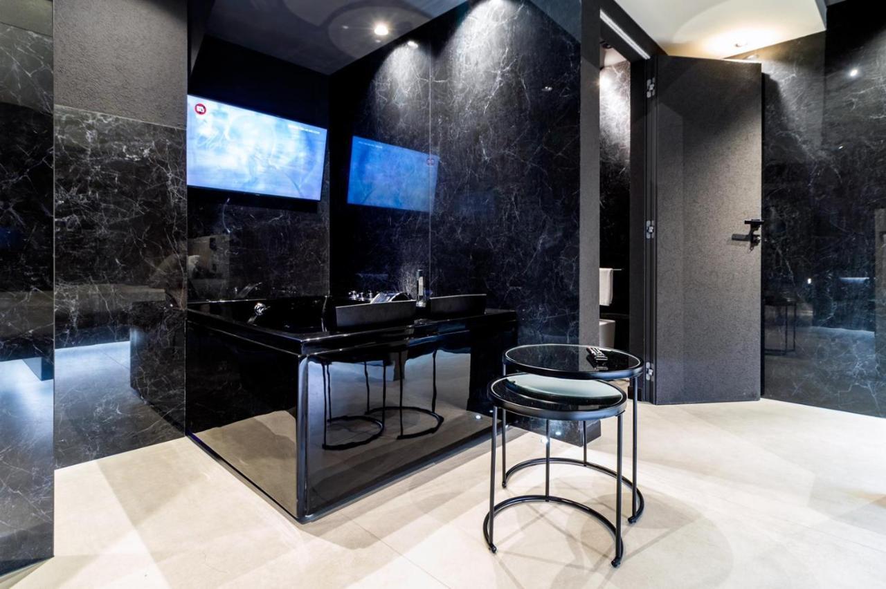 4 Suites " Unconventional Living Rooms " Catania Exterior photo