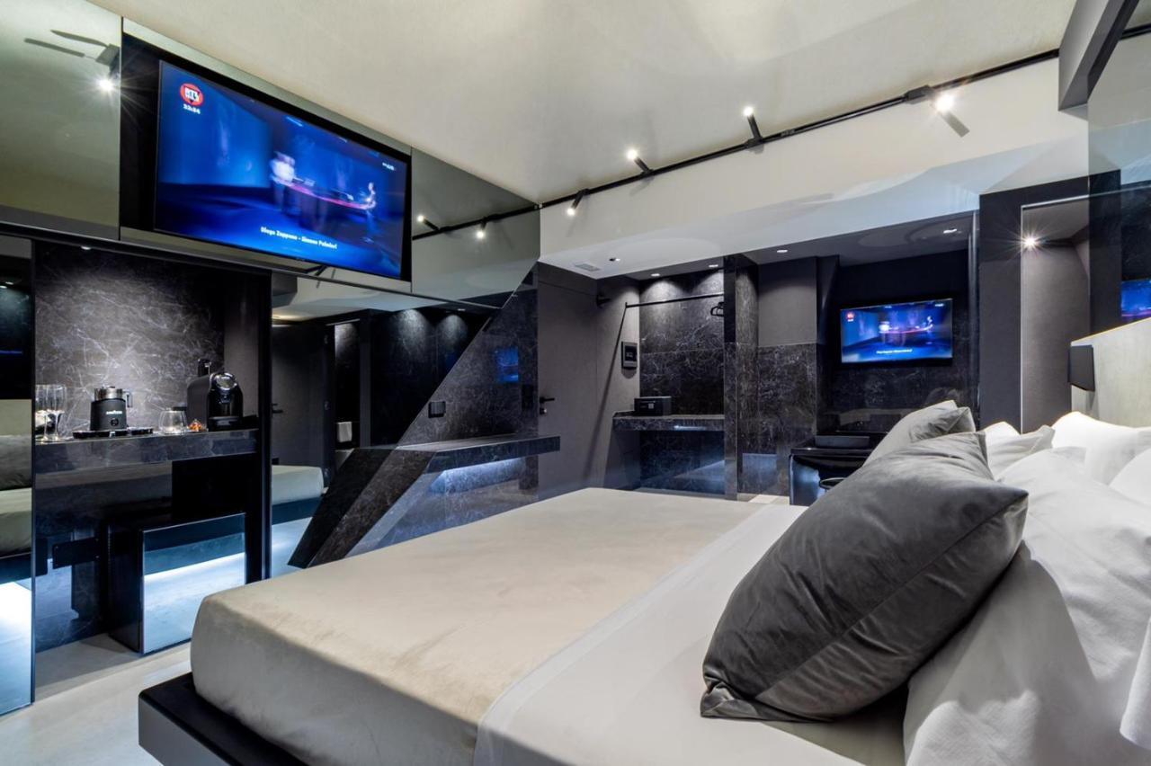 4 Suites " Unconventional Living Rooms " Catania Exterior photo