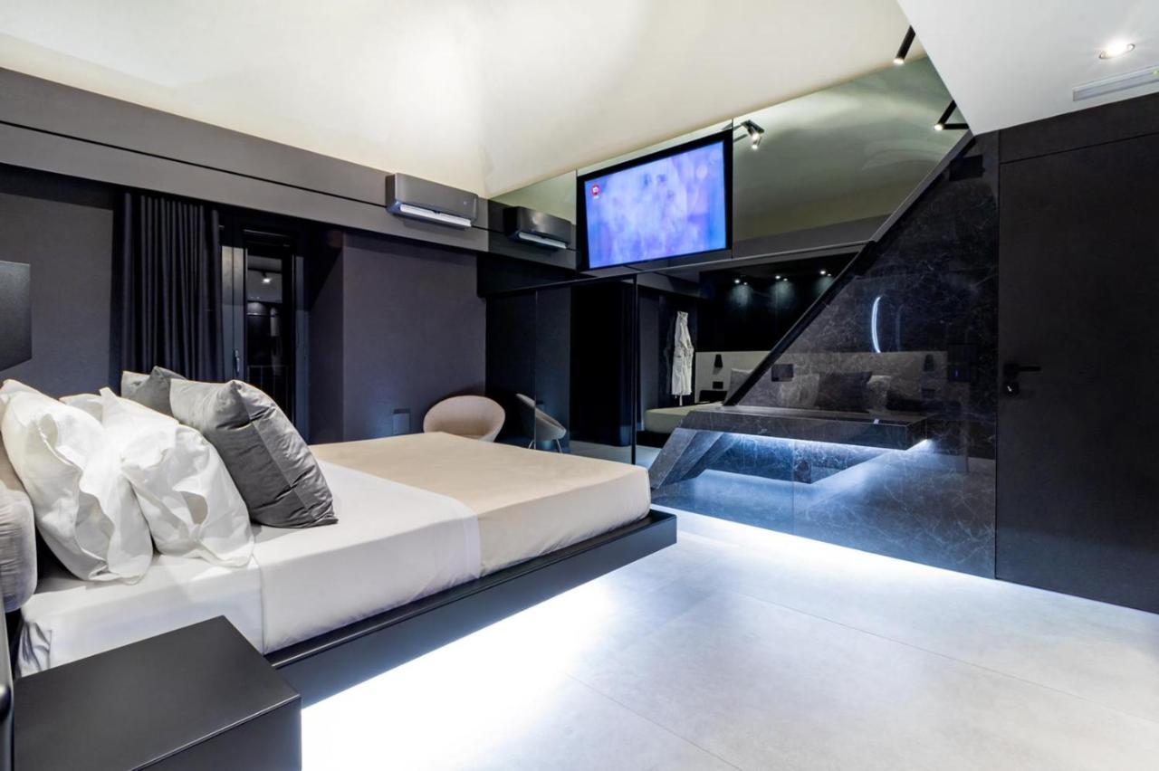 4 Suites " Unconventional Living Rooms " Catania Exterior photo