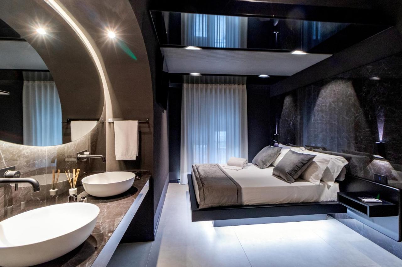 4 Suites " Unconventional Living Rooms " Catania Exterior photo