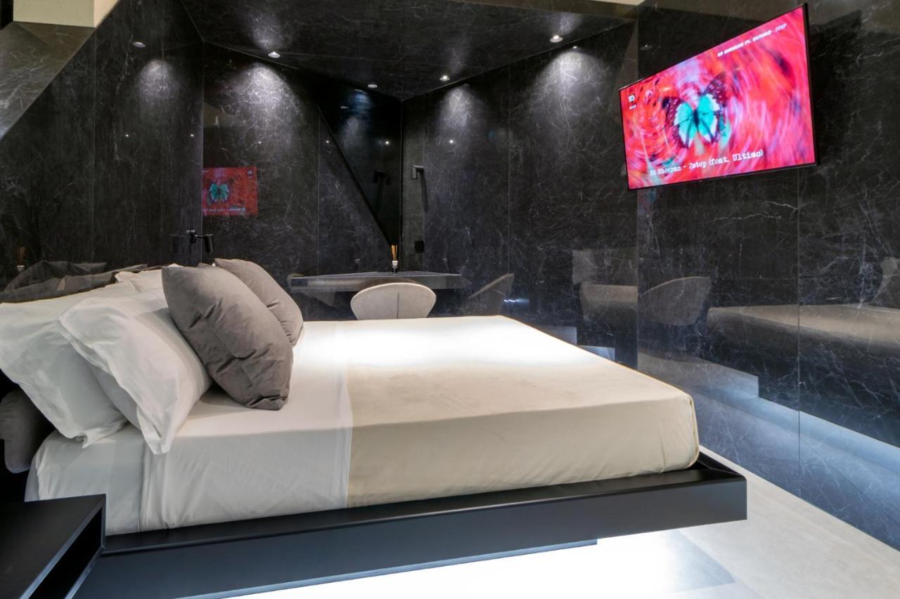 4 Suites " Unconventional Living Rooms " Catania Exterior photo