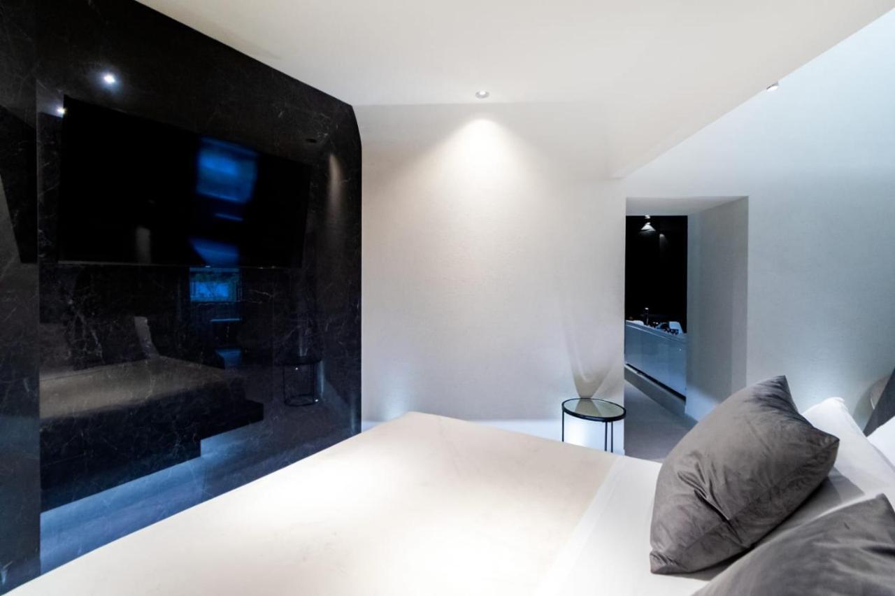 4 Suites " Unconventional Living Rooms " Catania Exterior photo